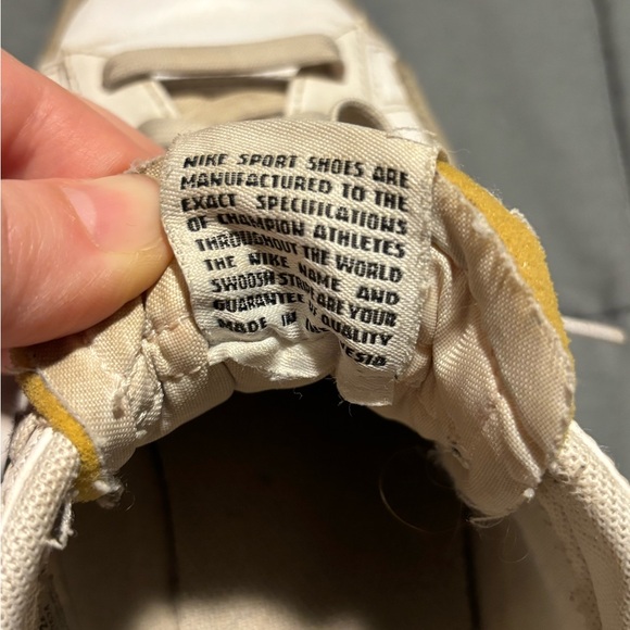 NIKE Women’s Blazer Low Platform Sneakers Size 9 - Picture 8 of 9